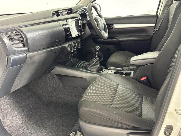 2017-Toyota-Hilux-24-GD-6-Raised-Body-SRX-Double-Cab image:8