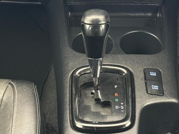 2019-Toyota-Hilux-28-GD-6-Raider-4x4-Auto-Double-Cab image:10