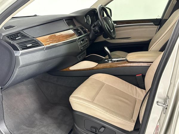 2010-BMW-X6-xDrive35i image:8