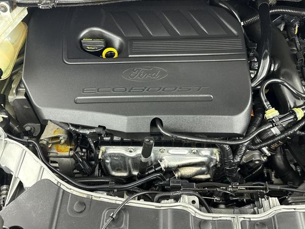 2015-Ford-Kuga-15-EcoBoost-Trend-Auto image:12