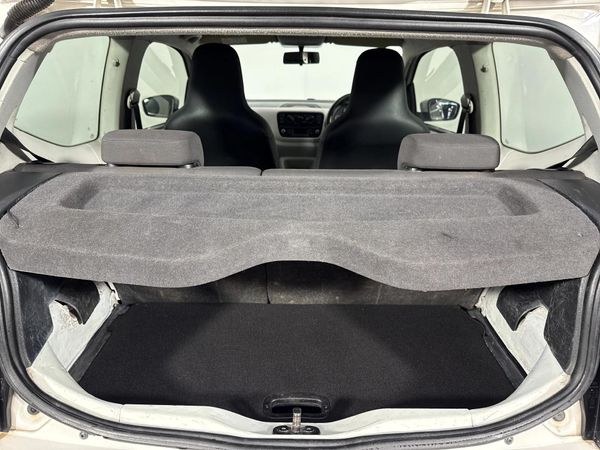 2015-Volkswagen-Up-Move-Up-10-3-dr image:10
