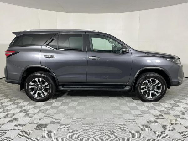 2025-Toyota-Fortuner-24-GD-6-RB-Auto image:14