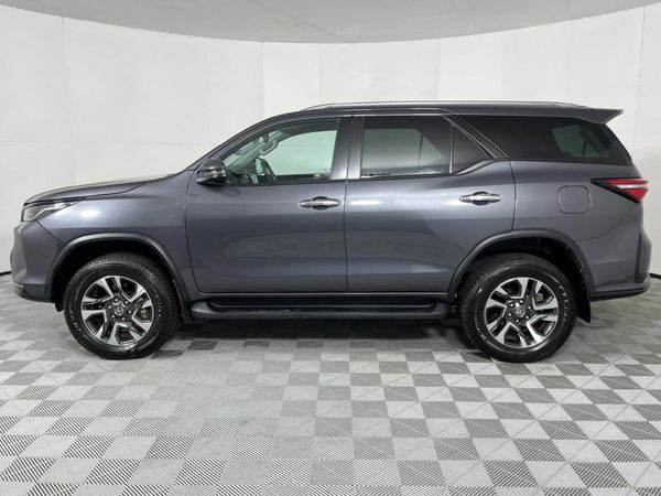 2025-Toyota-Fortuner-24-GD-6-RB-Auto image:16