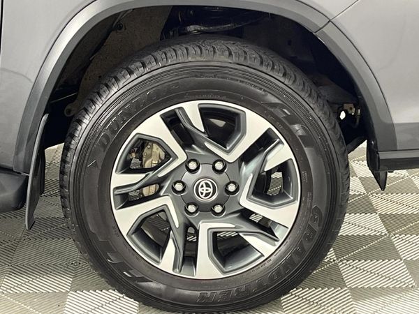 2025-Toyota-Fortuner-24-GD-6-RB-Auto image:4