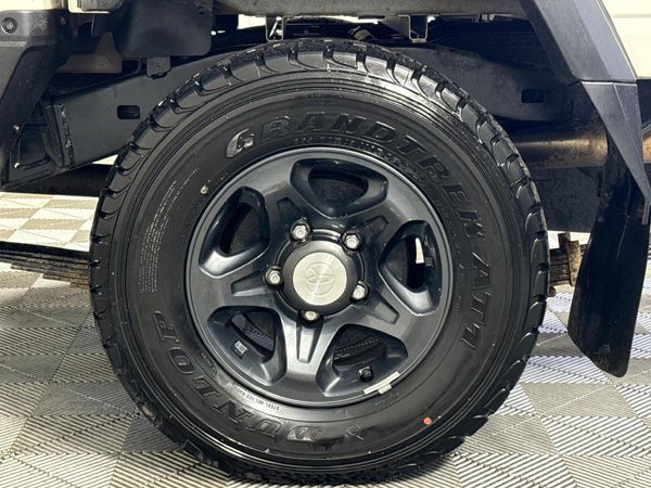 2024-Toyota-Land-Cruiser-79-28-GD-6-Auto-Double-Cab image:5