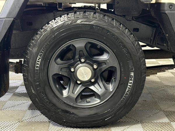 2024-Toyota-Land-Cruiser-79-28-GD-6-Auto-Double-Cab image:6