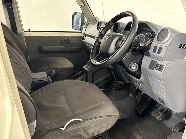 2024-Toyota-Land-Cruiser-79-28-GD-6-Auto-Double-Cab image:8