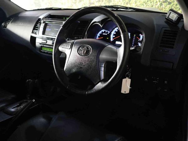 2015-Toyota-Fortuner-30-D-4D-4x4-Auto image:10