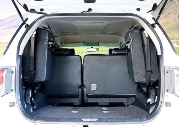 2015-Toyota-Fortuner-30-D-4D-4x4-Auto image:16