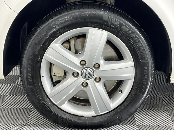 2014-Volkswagen-Caravelle-T5-20-BiTDI-Auto-4Motion image:4