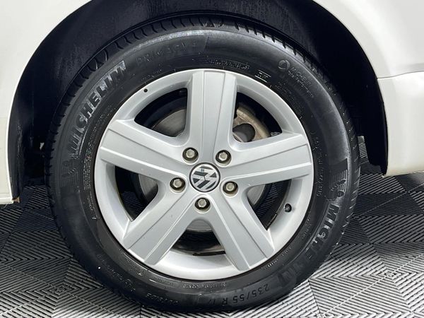 2014-Volkswagen-Caravelle-T5-20-BiTDI-Auto-4Motion image:6