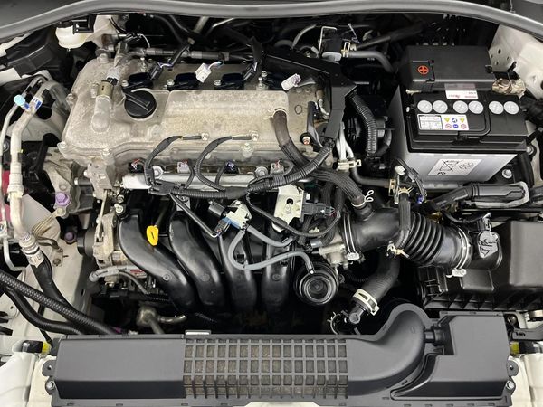 2025-Toyota-Corolla-Cross-18-XS image:12