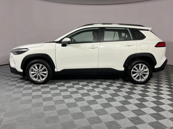 2025-Toyota-Corolla-Cross-18-XS image:18