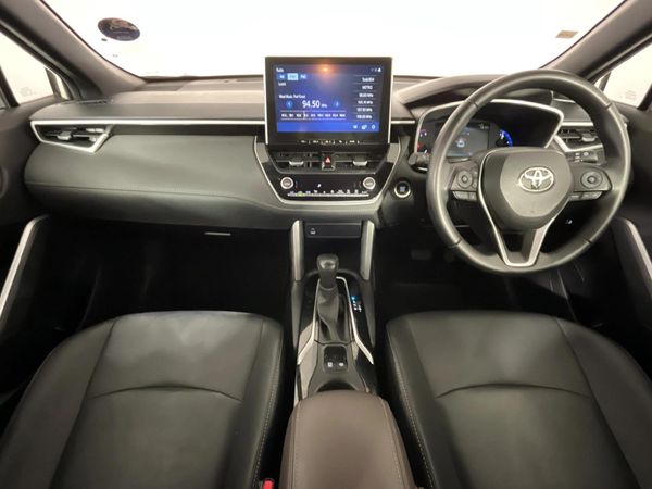 2025-Toyota-Corolla-Cross-18-XS image:1