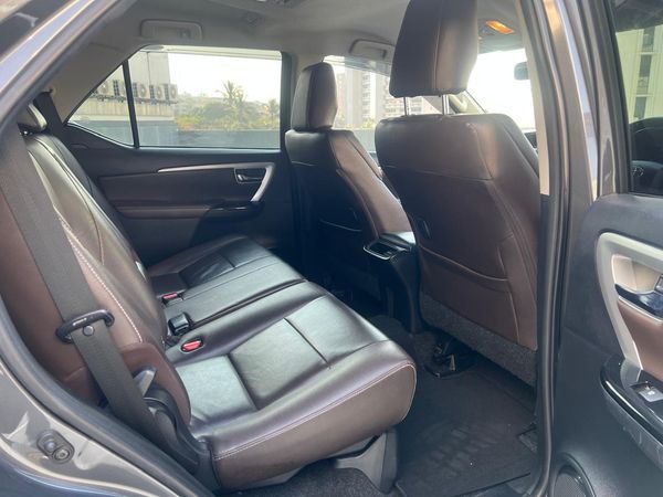 2021-Toyota-Fortuner-2019-Toyota-Fortuner-24GD-6-Auto image:15