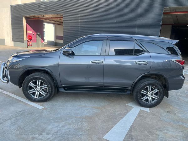 2021-Toyota-Fortuner-2019-Toyota-Fortuner-24GD-6-Auto image:4