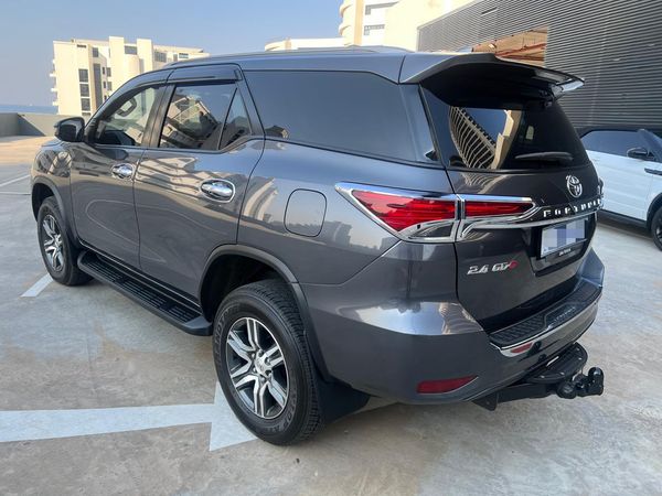 2021-Toyota-Fortuner-2019-Toyota-Fortuner-24GD-6-Auto image:5