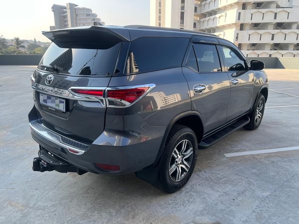 2021-Toyota-Fortuner-2019-Toyota-Fortuner-24GD-6-Auto image:7