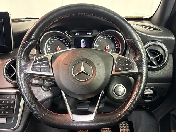 2020-Mercedes-Benz-GLA-200 image:11