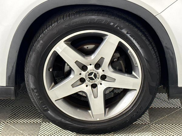2020-Mercedes-Benz-GLA-200 image:5