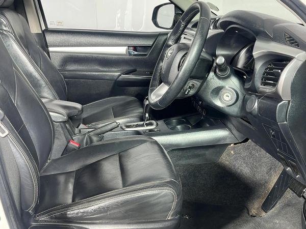 2016-Toyota-Hilux-28-GD-6-Raider-4x4-Double-Cab-Auto image:9
