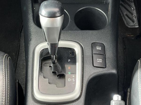 2016-Toyota-Hilux-28-GD-6-Raider-4x4-Double-Cab-Auto image:10