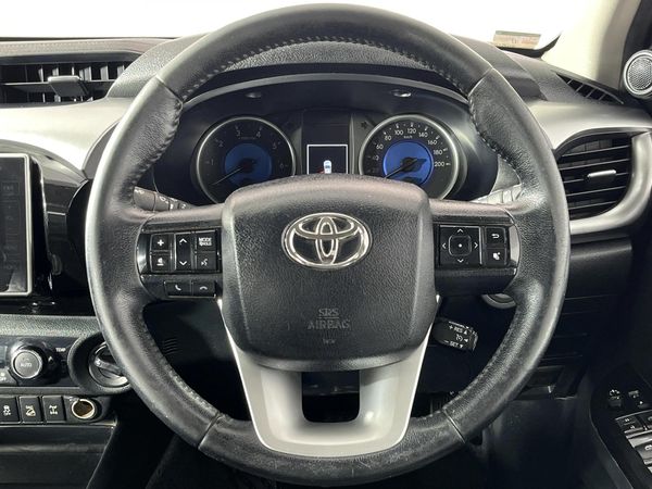 2016-Toyota-Hilux-28-GD-6-Raider-4x4-Double-Cab-Auto image:11