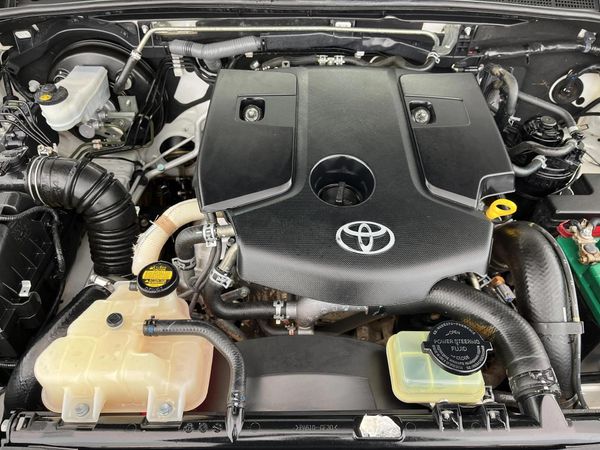 2016-Toyota-Hilux-28-GD-6-Raider-4x4-Double-Cab-Auto image:13