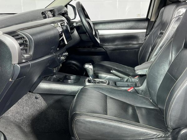 2016-Toyota-Hilux-28-GD-6-Raider-4x4-Double-Cab-Auto image:8