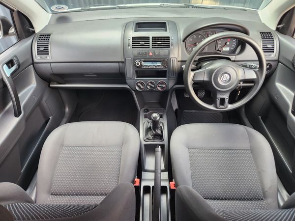 2014-Volkswagen-Polo-Vivo-14-Trendline-5-dr-ONE-OWNER image:14