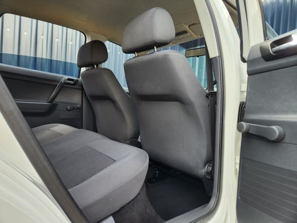 2014-Volkswagen-Polo-Vivo-14-Trendline-5-dr-ONE-OWNER image:19