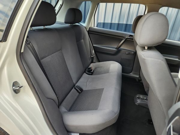 2014-Volkswagen-Polo-Vivo-14-Trendline-5-dr-ONE-OWNER image:20
