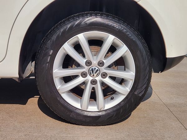 2014-Volkswagen-Polo-Vivo-14-Trendline-5-dr-ONE-OWNER image:25