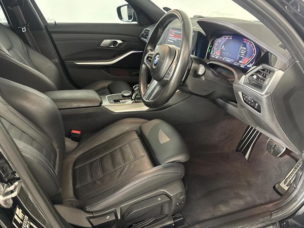 2022-BMW-3-Series-330i-Mzansi-Edition-Auto image:9