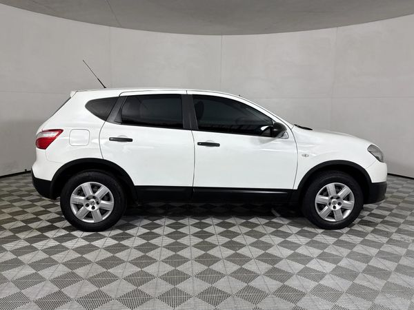2013-Nissan-Qashqai-16-Visia image:17