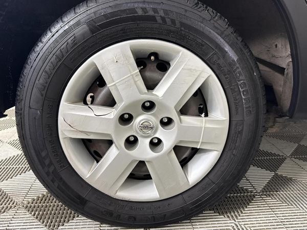2013-Nissan-Qashqai-16-Visia image:6