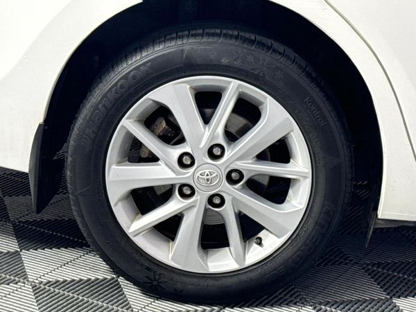 2014-Toyota-Corolla-16-Prestige image:7