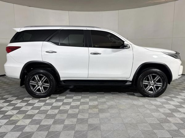 2022-Toyota-Fortuner-24-GD-6-4x4-Auto image:15