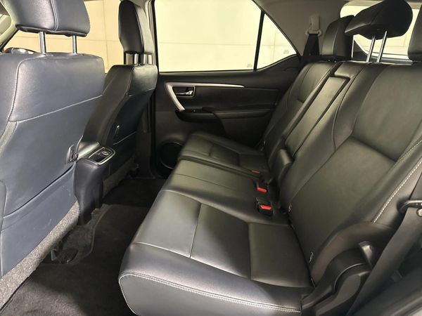 2022-Toyota-Fortuner-24-GD-6-4x4-Auto image:3