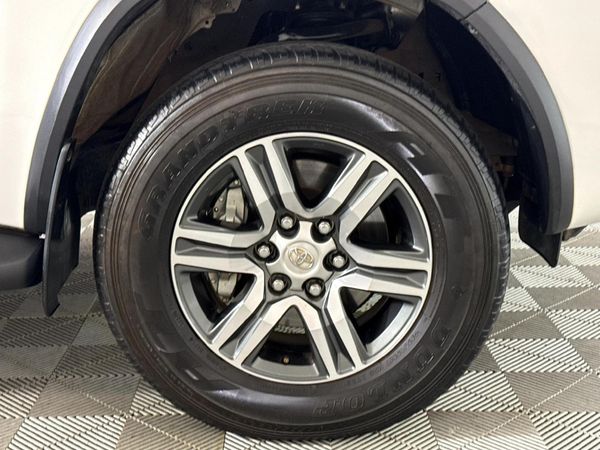 2022-Toyota-Fortuner-24-GD-6-4x4-Auto image:5