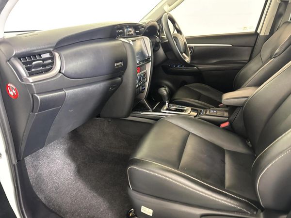 2022-Toyota-Fortuner-24-GD-6-4x4-Auto image:8