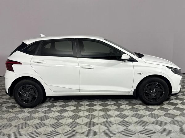 2023-Hyundai-i20-14-Motion-Auto image:17