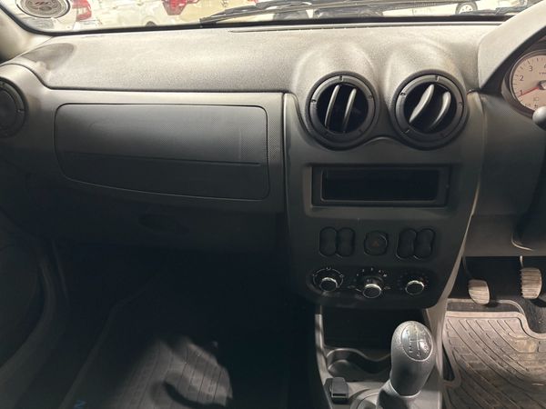 2024-Nissan-NP200-16 image:9