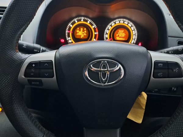 2013-Toyota-Corolla-16-Advanced-Auto image:17