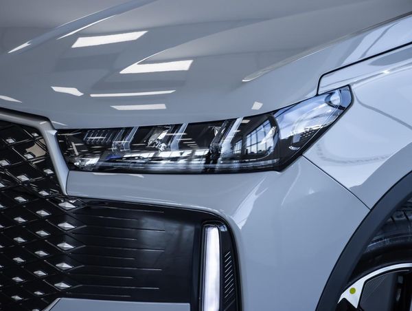 2026-Chery-Tiggo-Cross-15-HEV-Elite-DHT image:2