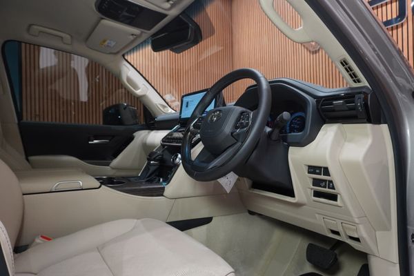 2026-Toyota-Land-Cruiser-300-V6-33D-ZX image:11