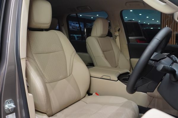 2026-Toyota-Land-Cruiser-300-V6-33D-ZX image:12