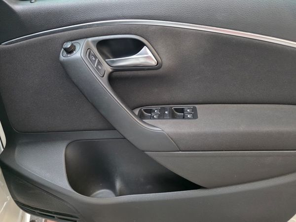 2016-Volkswagen-Polo-12-TSI-Highline-Auto-81kW image:12