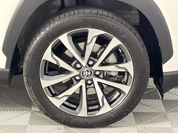 2025-Toyota-Corolla-Cross-18-XR-Hybrid image:3