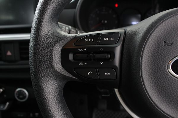 2020-Kia-Picanto-10-Street image:4